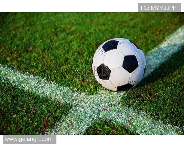 足球星涂鸦艺术展现球场激情与梦想的创意之旅