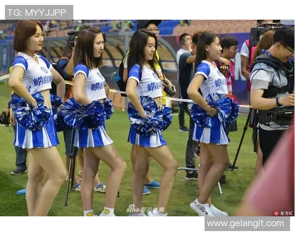 足球宝贝热舞展魅力性感诱惑引领球迷狂欢夜 足球宝贝热舞展魅力性感诱惑引领球迷狂欢夜